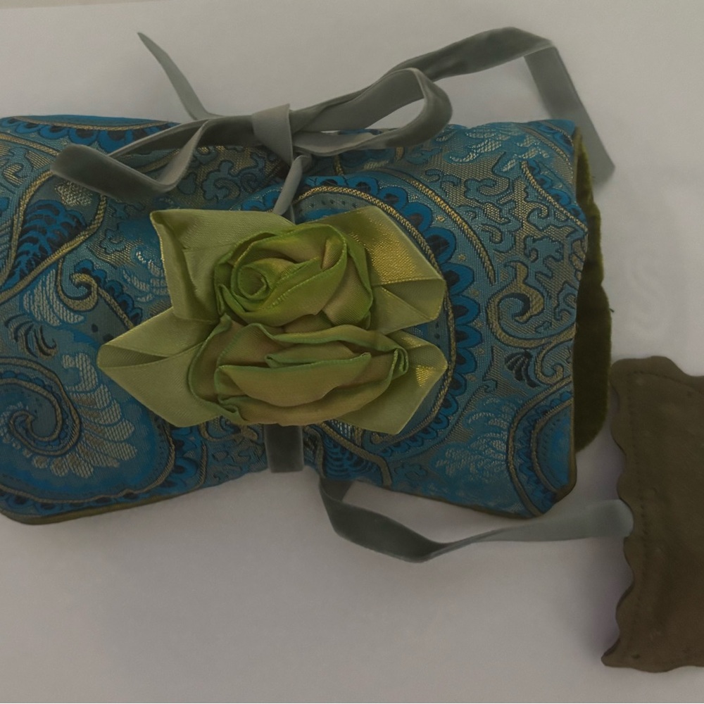 Pier 1 Teal Paisley Jewelry Roll Organizer with Green Rosette Accent
